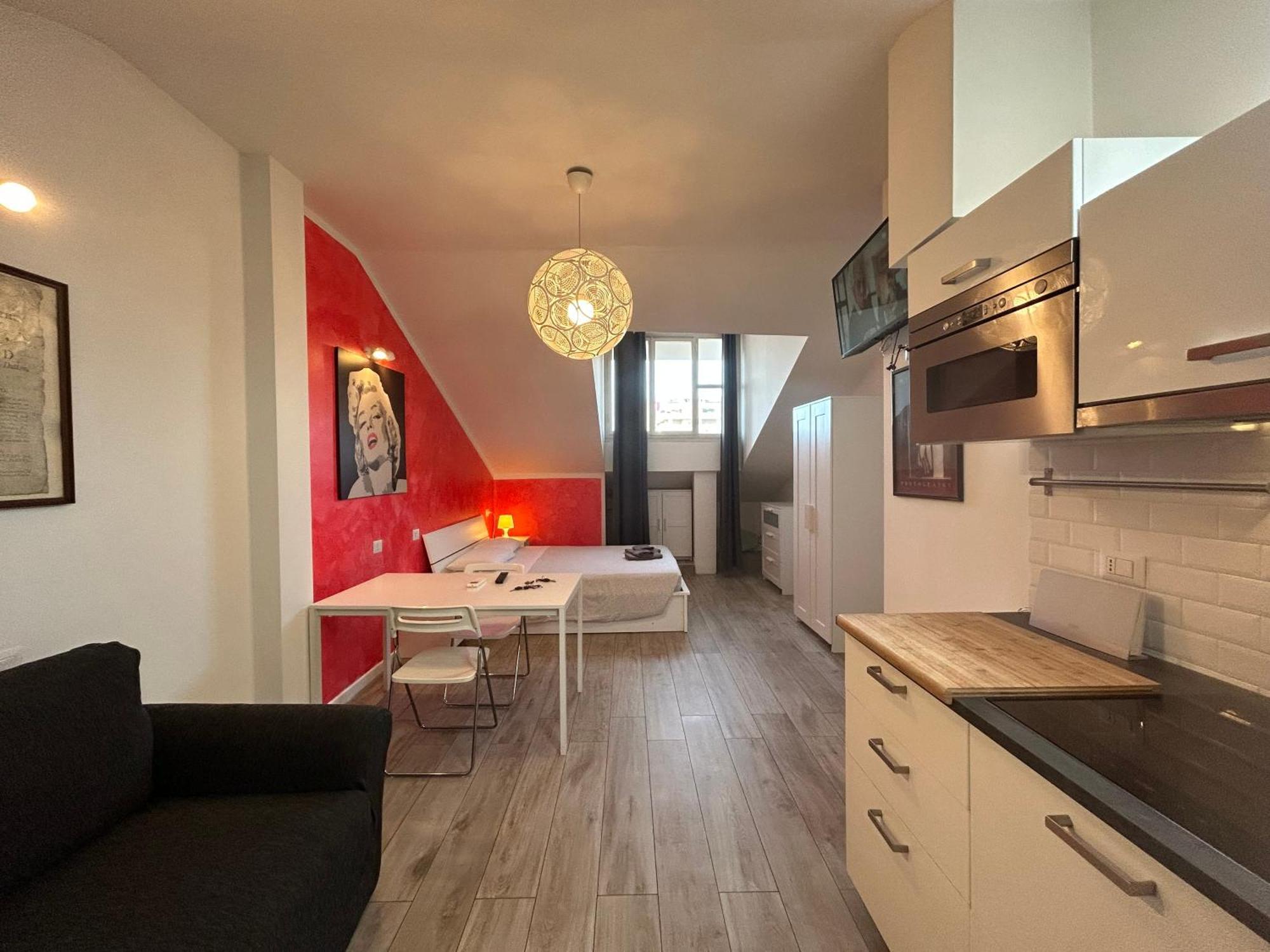 Apartment Mansarda Open Space Vicino Zona Isola *