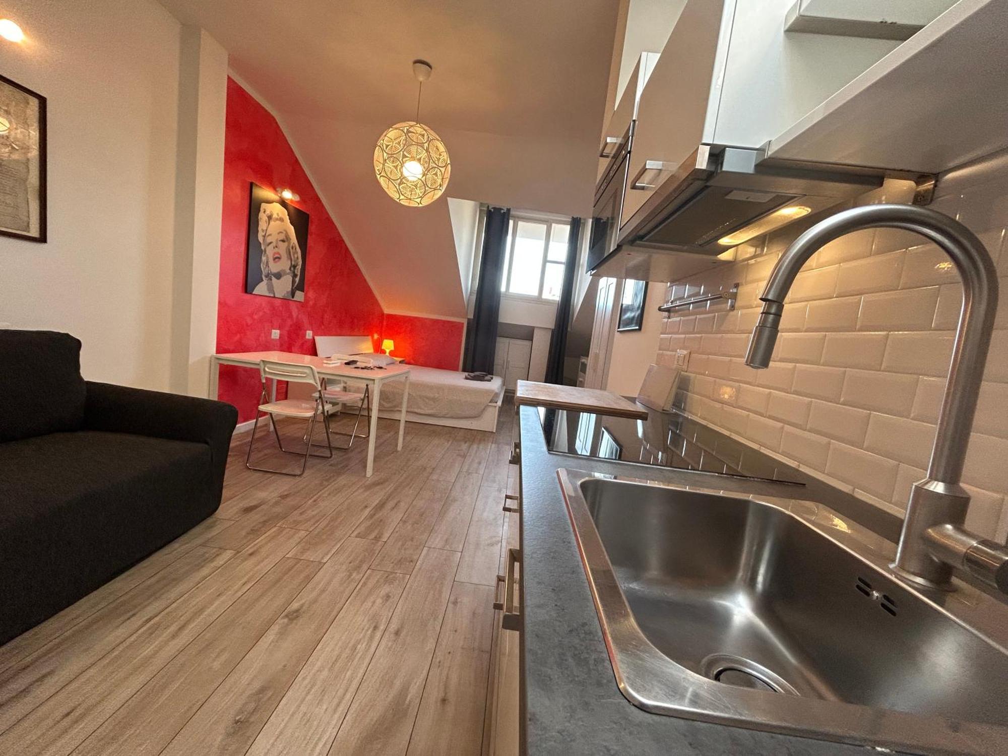 Apartment Mansarda Open Space Vicino Zona Isola Milan